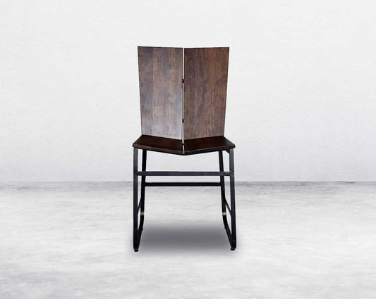 This dynamic dining chair features clean lines which mimic those of a contemporary design.