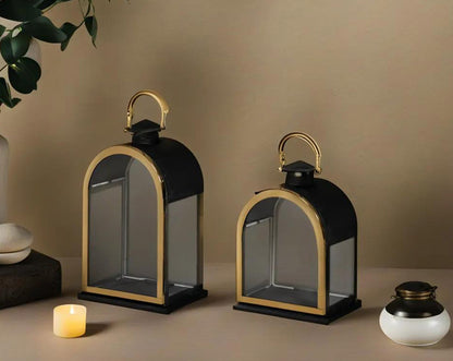 Lantern in clear glass and metal with gold plated stainless steel frame with table