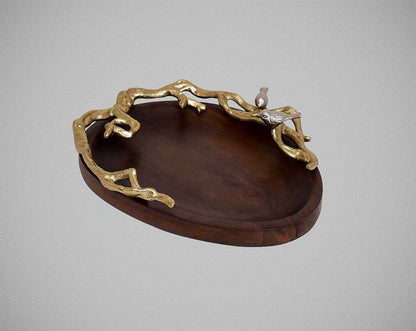 Platter in dark walnut with a decorative finish wood with gold-finished nickel-plated aluminum handle.