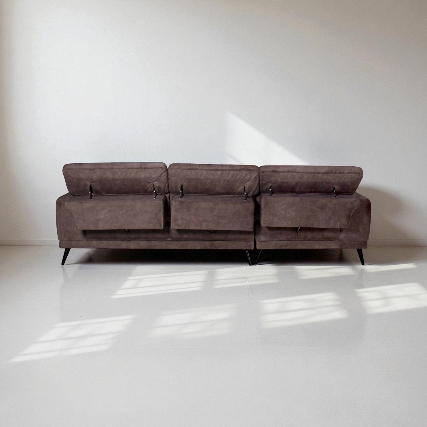 Alusia Fabric Sectional Sofa