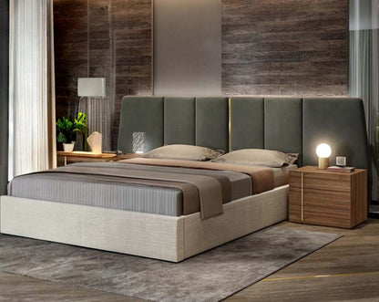 Lush and calm, the bed set brings a sense of splendor to the bedroom. The fabric upholstered headboard with gold strip comes with hydraulic storage in A gorgeous addition to modern or contemporary bedroom settings contemporary style.
